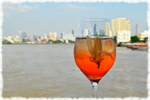 romatic-cocktail-cruise_10-fun-things-to-do-in-bangkok-for-couples