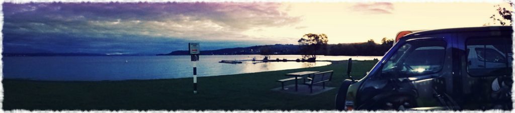 new-zealand-roadtrip-lake-taupo-freedom-camping-panorama