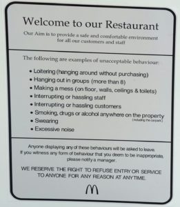 new-zealand-roadtrip-nelson-mcdonalds-sign