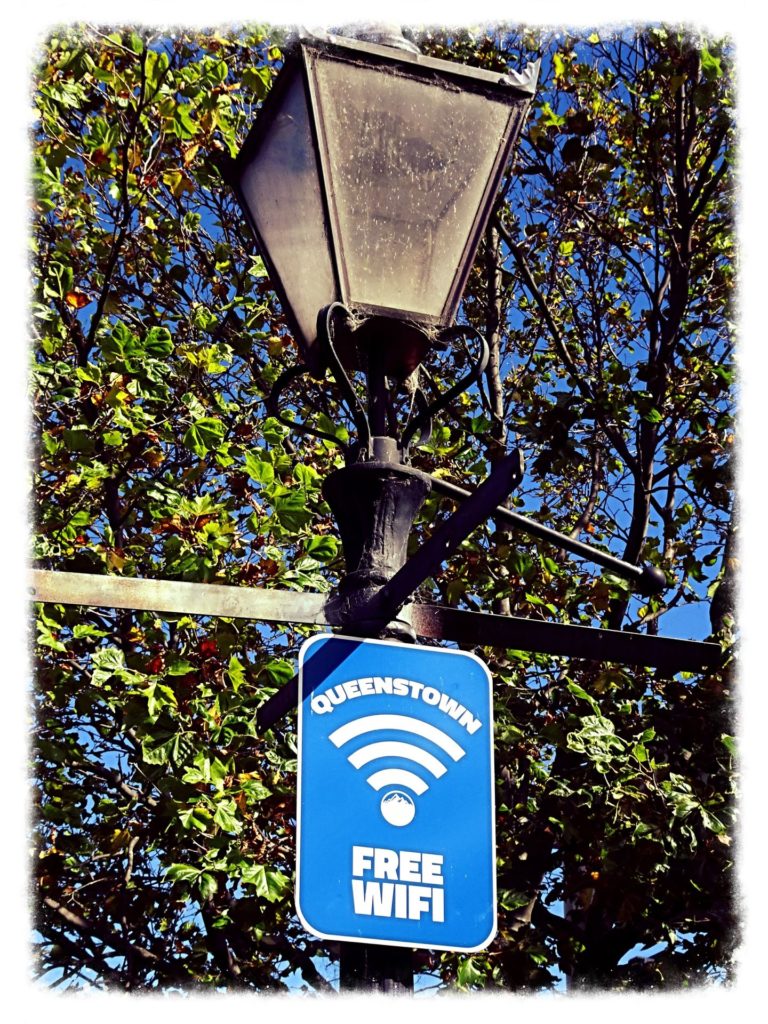 new-zealand-roadtrip-queenstown-free-wifi