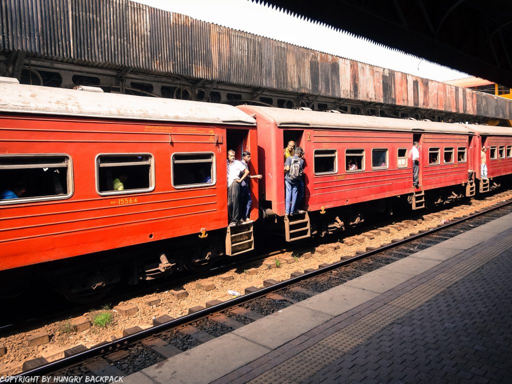Sri Lanka Trip_train_maradana station2