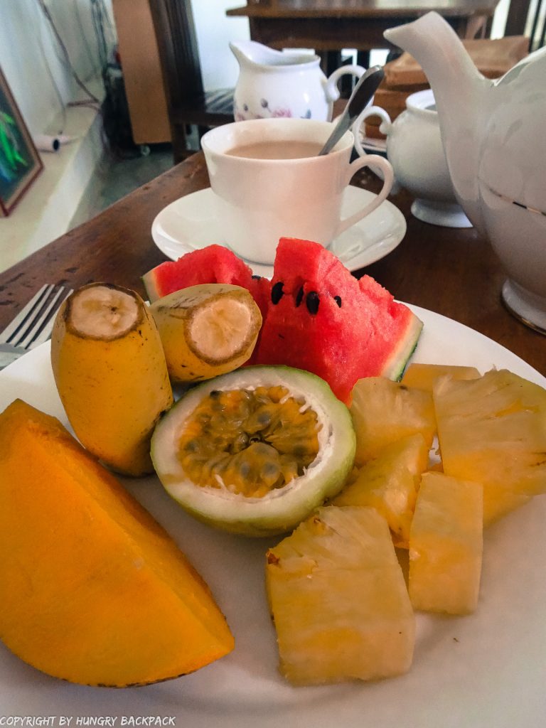 Sri Lanka breakfast - fruit plate