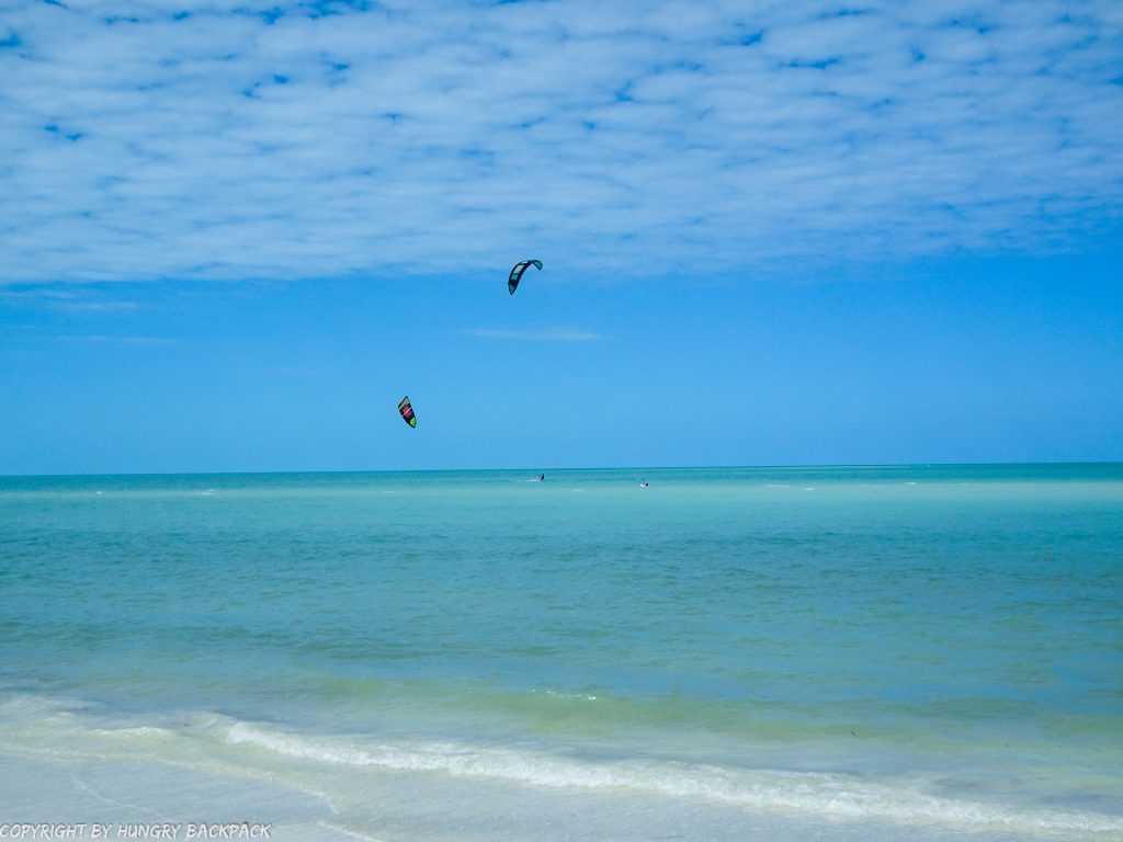 Budget Guide to Holbox_things to do_watch kitesurfers
