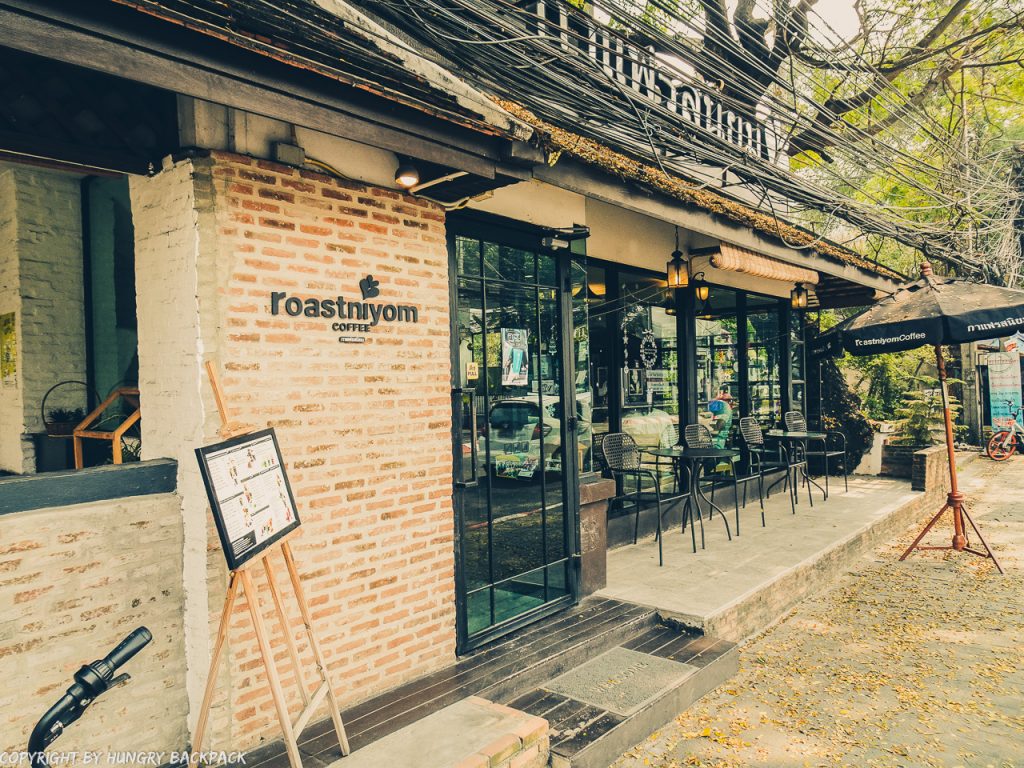 Cafes to work from_chiang mai_Nimman_Roastnniyom outside