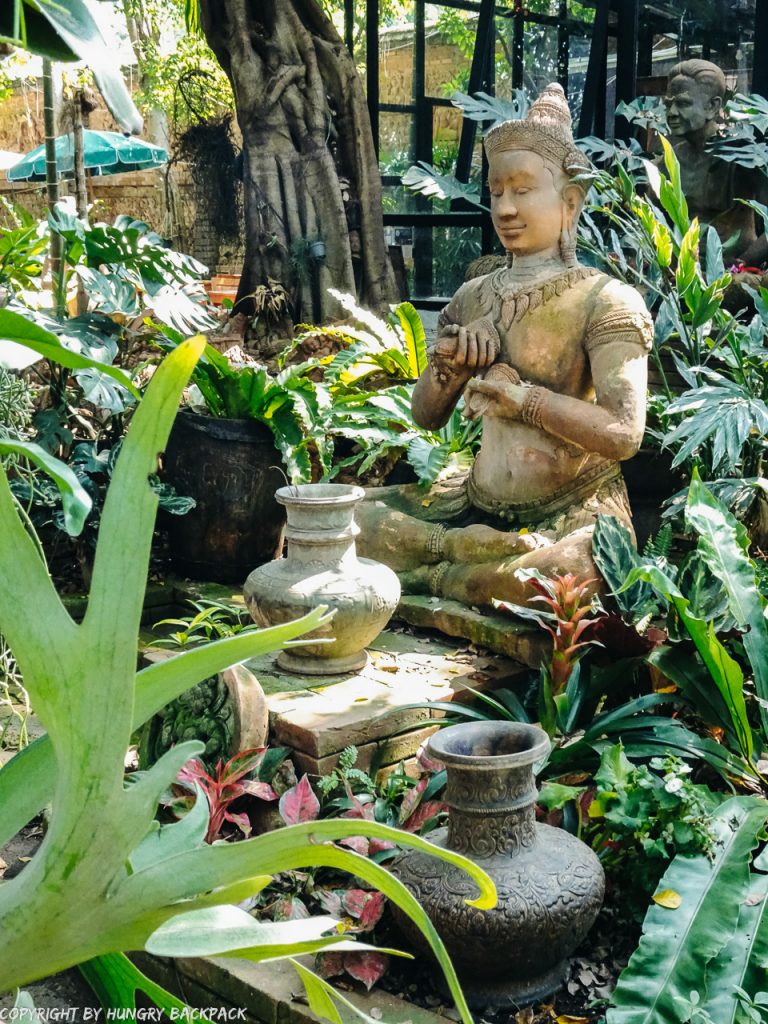 Cafes to work from_chiang mai_old Town_clay studio garden statues