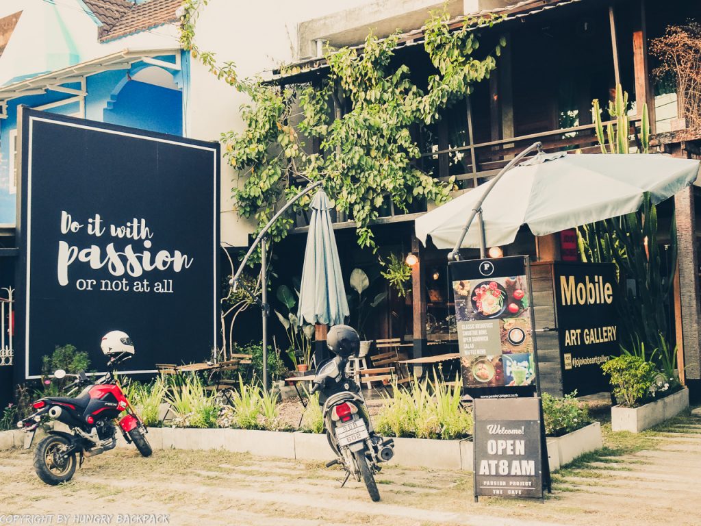 Cafes to work in Chiang Mai_Santitham_Passion Project outside