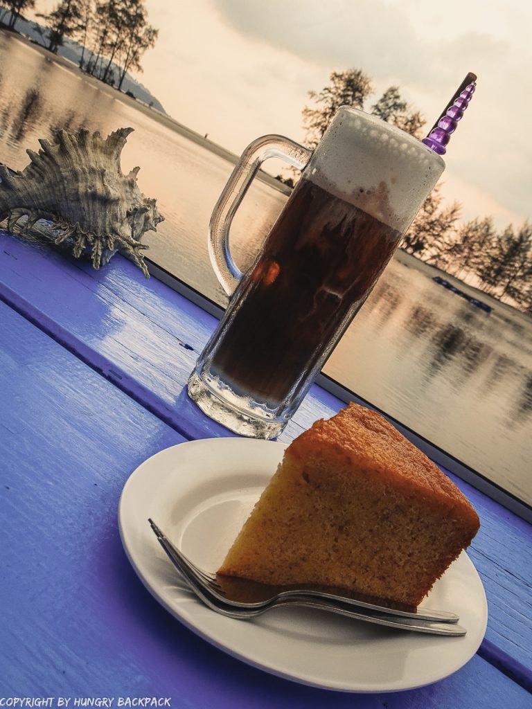 Guide Ko Kut_Viewpoint cafe_cake and coffee