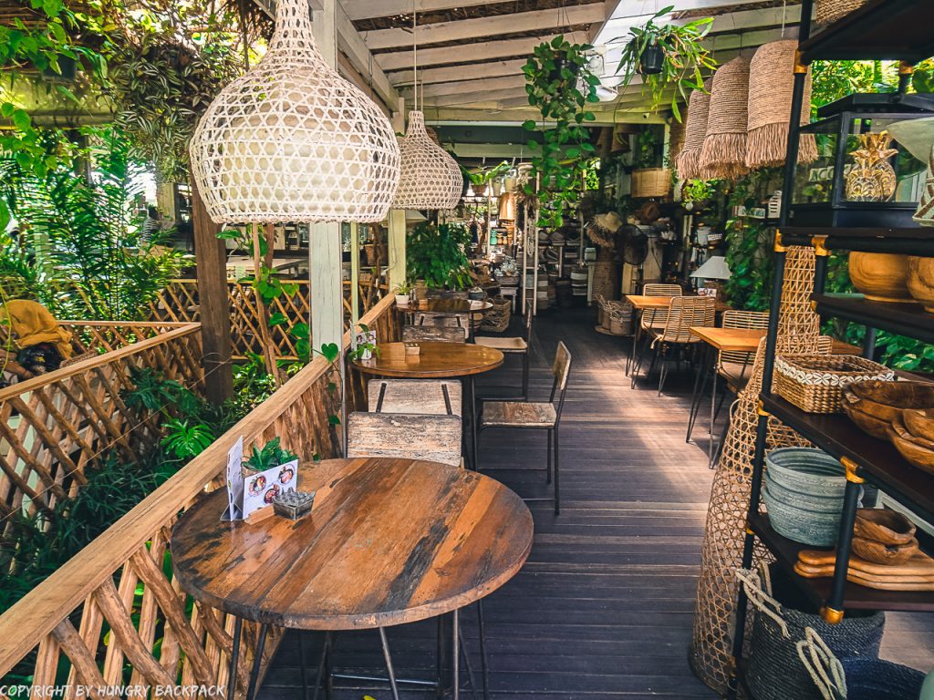 work-friendly cafes Canggu_Nook_decor