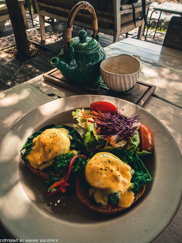 work-friendly cafes Canggu_Nook_eggs bennedict with tea
