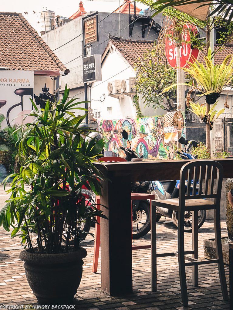 work-friendly cafes Canggu_Satu-Satu_outside seating