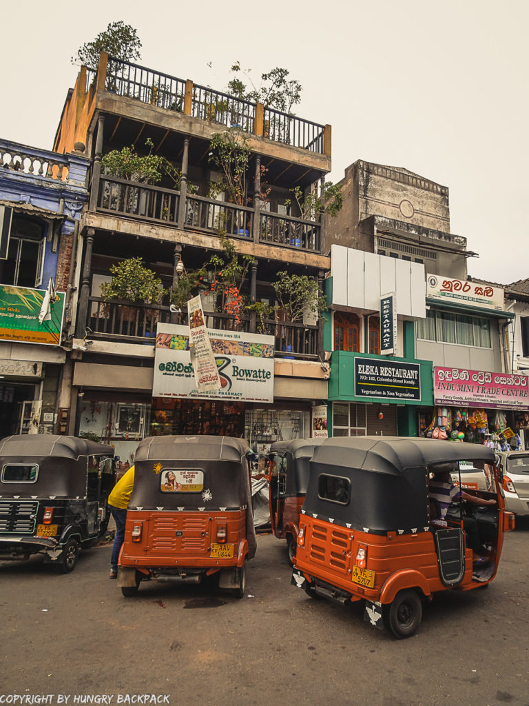 Kandy Tour_city centre with tuk tuks