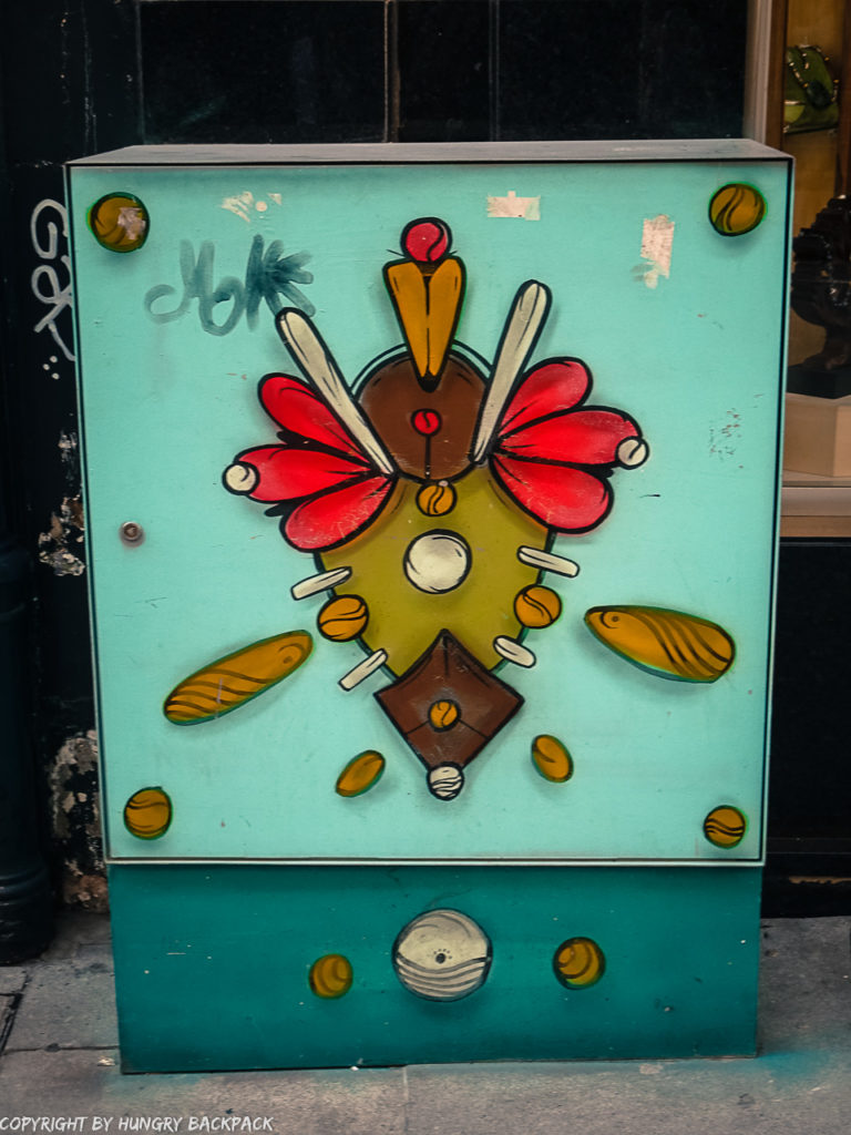 Porto street art_Rua das Flores_electrical boxes